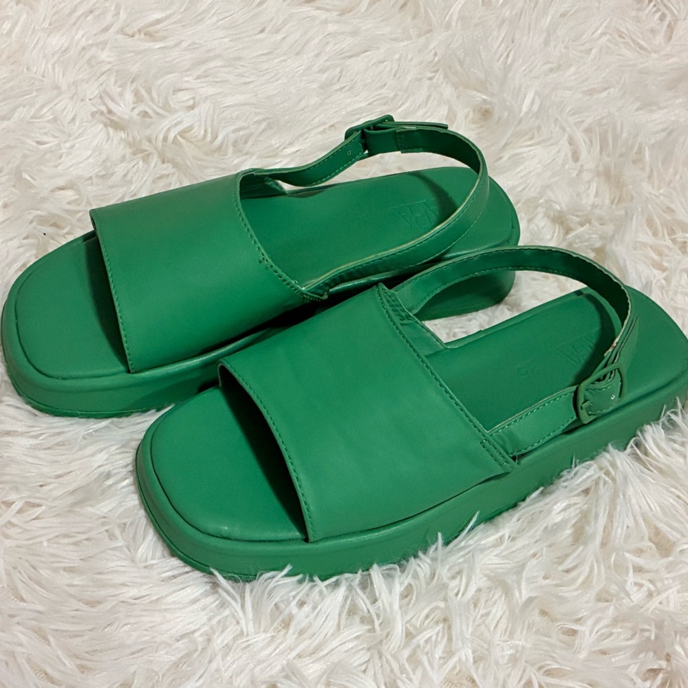 Zara Green Sandals With Adjustable Straps